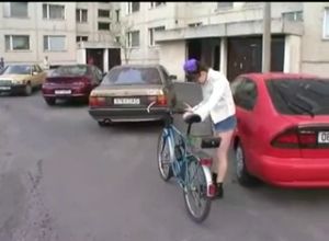 Папик с друзьями поимел на пьянке свою приёмную дочурку